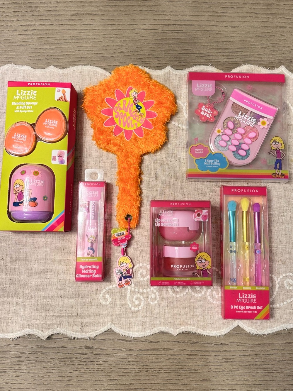 PROFUSION LIZZIE MCGUIRE MAKEUP COLLECTION, SET OF 6 . NEW !